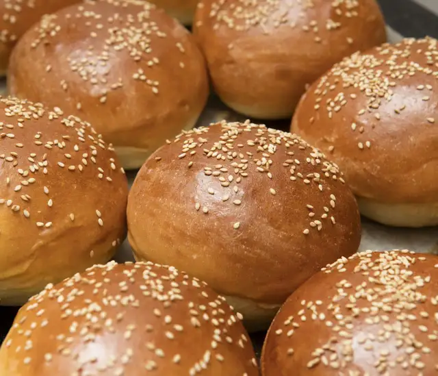 Burger Buns Fatti in Casa: La Ricetta Perfetta e i Segreti