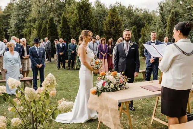 Miejsca na ślub w Polsce: pałace, stodoły, góry. Gdzie powiedzieć tak?