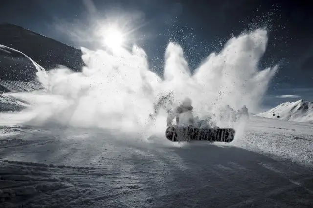 Jak zrobić 360 na snowboardzie – uniknij najczęstszych błędów