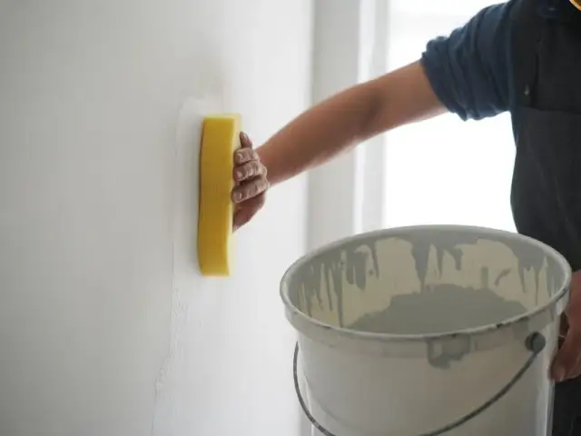 Mycie ścian przed malowaniem: czy warto? Praktyczny poradnik