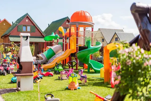 Karwia: Deszcz nie psuje urlopu! Odkryj atrakcje na niepogodę.