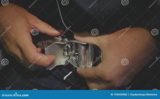 Zablokowany pas bezpieczeństwa? Sprawdź, jak go odblokować krok po kroku