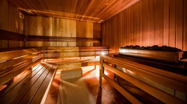 Czy sauna karbonowa odchudza? Odkryj prawdę o jej skuteczności