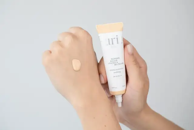 Krem BB czy podkład? Wybierz idealny dla siebie!