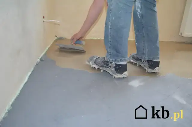 Folia pod wylewkę: Jaką grubość wybrać, by podłoga była sucha?