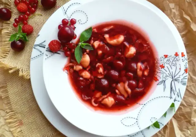 Jak zrobić idealne kluski do zupy owocowej – prosty przepis i wskazówki