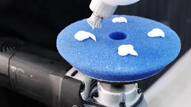 Jaka pasta do polerowania samochodu? Wybierz idealną dla siebie!