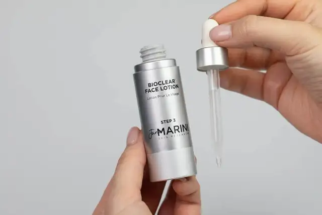 Kwas glikolowy: dla jakiej cery? Sprawdź, czy jest dla Ciebie!