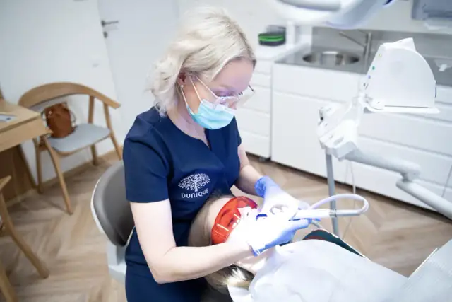 Znieczulenie w ciąży: Bezpieczne leczenie zębów? Rozwiej wątpliwości!