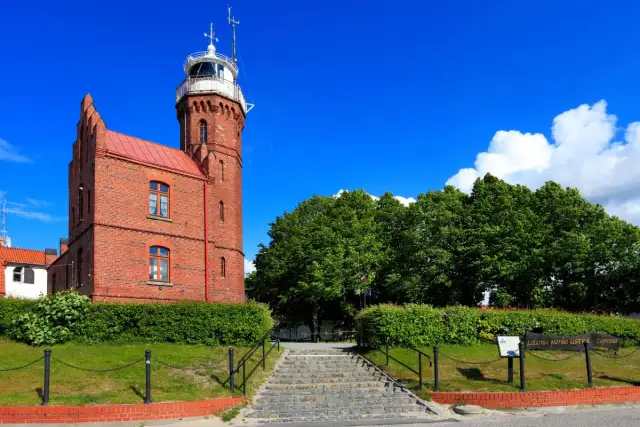 Łeba czy Ustka: Gdzie spędzić wymarzone wakacje nad morzem?