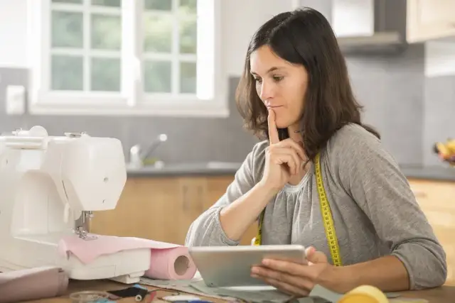 Jak uszyć modne zasłony i odmienić swoje wnętrze bez wysiłku