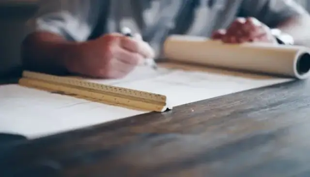 Remont elewacji: kiedy potrzebne zgłoszenie, a kiedy pozwolenie?