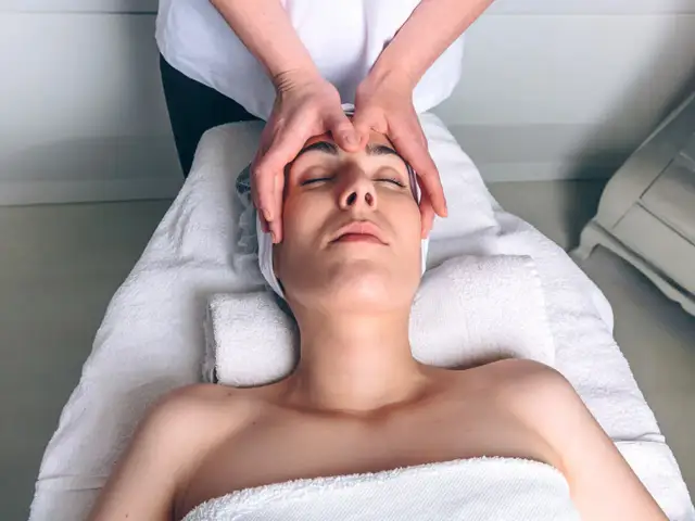 Ile trwa masaż Kobido? Kluczowe fakty o japońskim liftingu twarzy