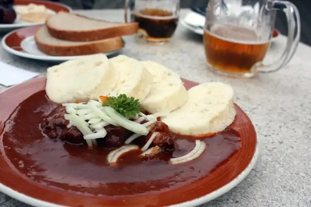 Praga: Gdzie zjeść dobrze? Lokalnie i tanio uniknij pułapek!