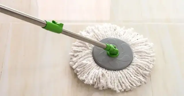 Mop płaski czy obrotowy? Wybierz idealny dla Twojego domu!