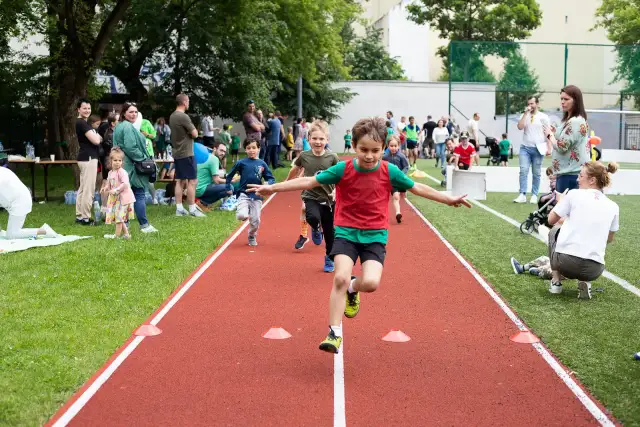 Zajęcia sportowe dla dzieci i rodziców – jak wybrać najlepsze i cieszyć się wspólną aktywnością