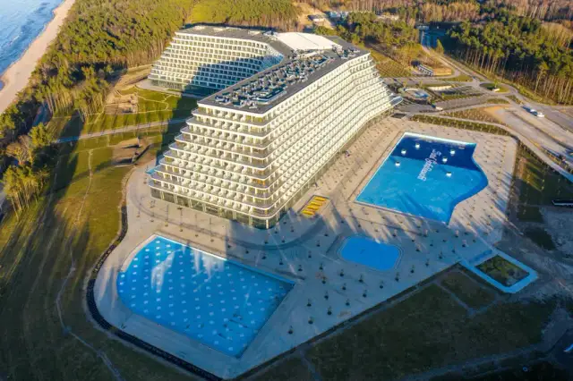 Hotel Gołębiewski Pobierowo: Otwarcie 2026? Co blokuje giganta?