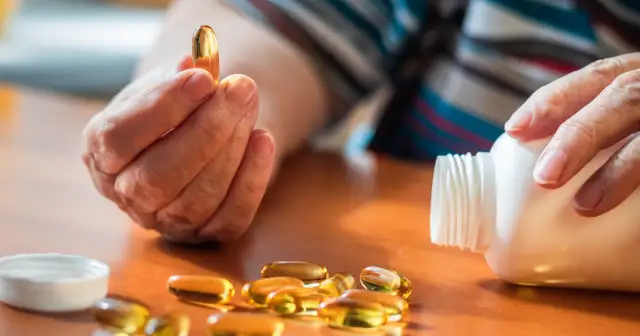 Przedawkowanie witaminy D3: Objawy, leczenie i bezpieczna dawka