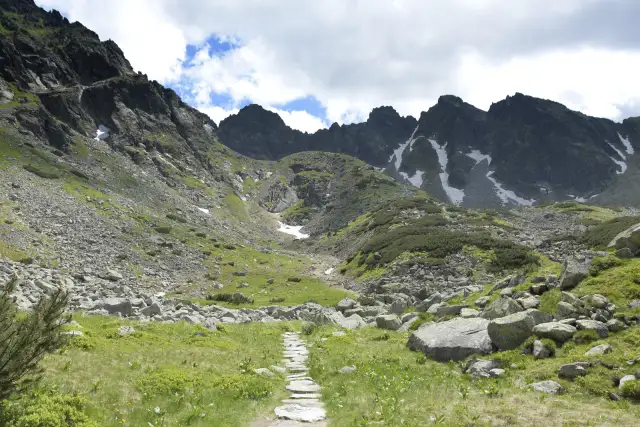 Z Murowańca do Doliny Pięciu Stawów: szczegółowy opis najlepszej trasy 2024