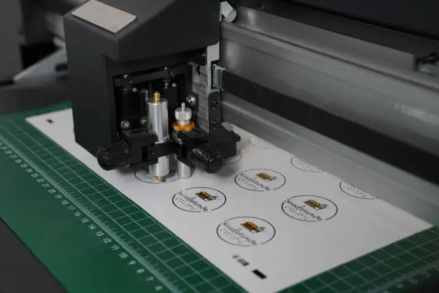 Druk na folii samoprzylepnej Toruń - najlepsze usługi w mieście