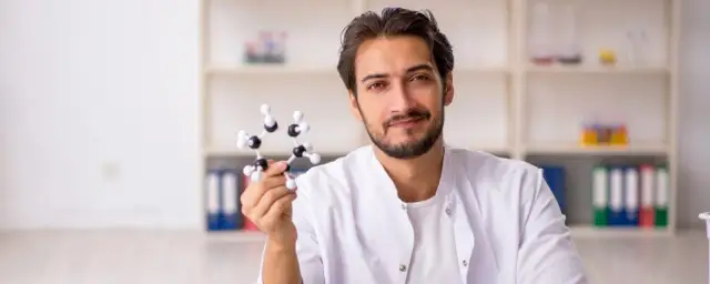 Farmacja co po studiach: najlepsze ścieżki kariery dla absolwentów