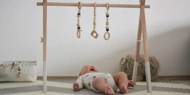 Mata sensoryczna: Jak wspiera rozwój i którą wybrać dla malucha?