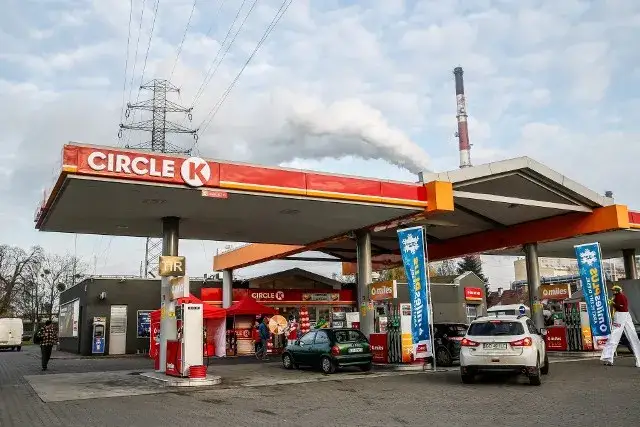 Ile kosztuje diesel? Sprawdź, jak ceny paliw mogą Cię zaskoczyć