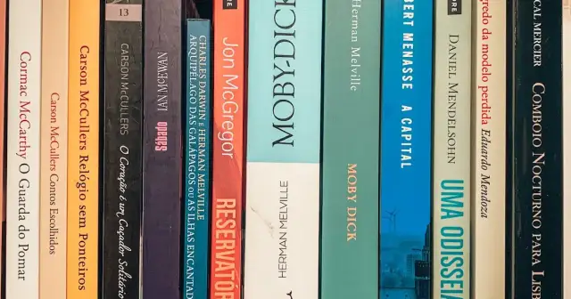 Lombard a książki: Czy warto? Realia, wycena i alternatywy