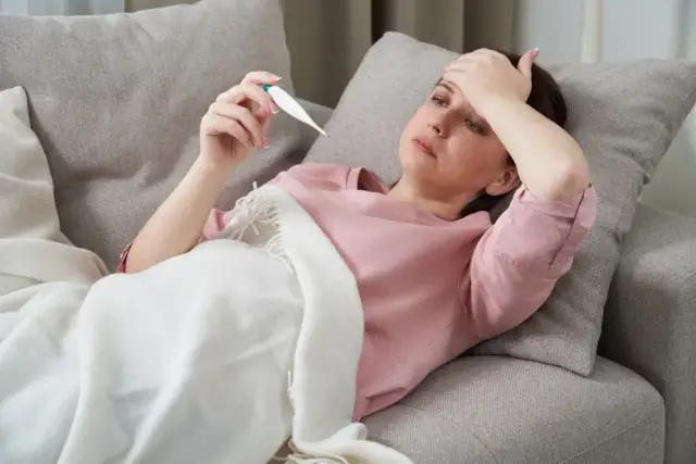 Gorączka kiedy pogotowie: objawy, które mogą zagrażać życiu