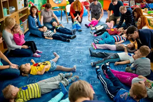 Niezapomniane zajęcia plastyczne z rodzicami w przedszkolu jak je stworzyć?