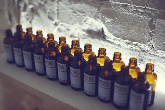 Jak stworzyć własne perfumy - krok po kroku do idealnego zapachu