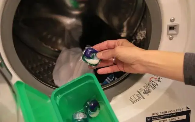 Jak prawidłowo stosować kapsułki do prania Vizir, aby uniknąć błędów