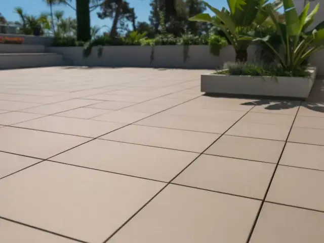 Jaka fuga na taras? Wybierz mrozoodporną i elastyczną!