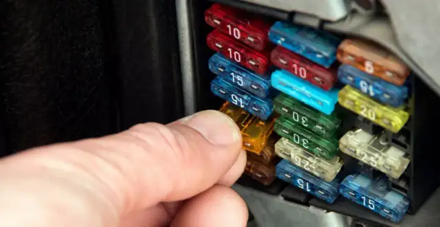 Kiedy bezpiecznik jest włączony? Oto oznaki prawidłowego działania