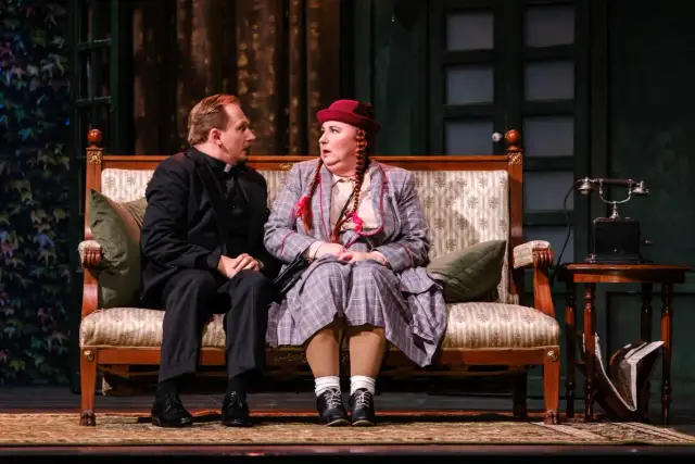 O co biega? Zaskakująca fabuła i najważniejsze tematy sztuki