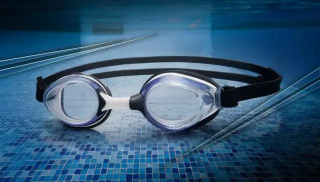 Okularki do pływania: Jak wybrać idealne? Poradnik eksperta.