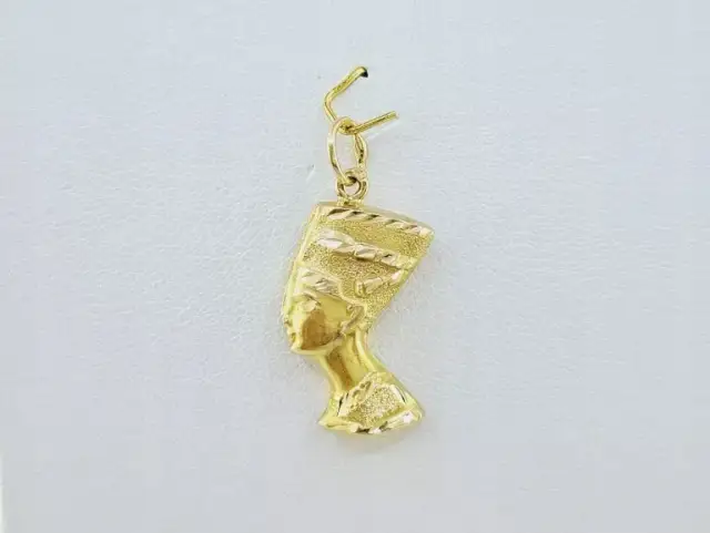 Nefretete wisiorek znaczenie – odkryj jego historię i symbolikę