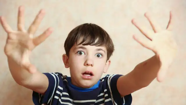 Czy to fobia szkolna? Rozpoznaj objawy i pomóż dziecku