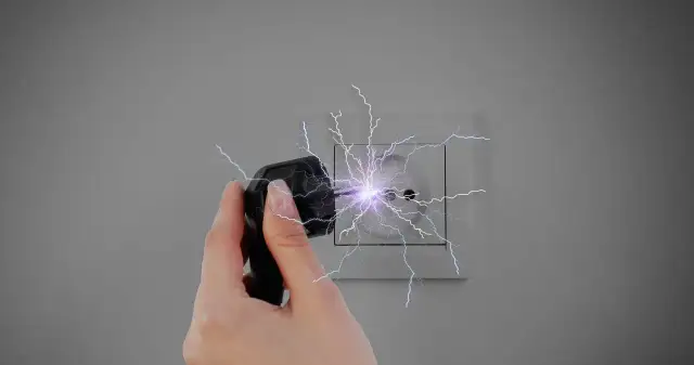 Dlaczego człowiek kopie prądem? Odkryj przyczyny i sposoby na to