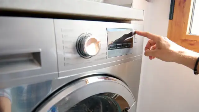 Ile prądu pobiera pralka? Sprawdź, jak zaoszczędzić na rachunkach