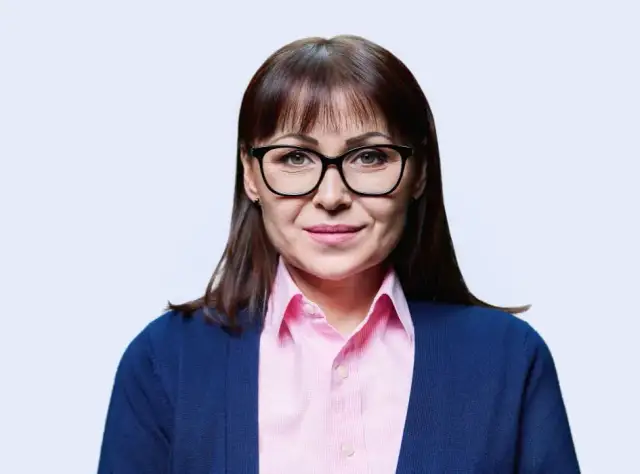 Jaką bluzkę do zdjęcia do dowodu wybrać, by wyglądać profesjonalnie?