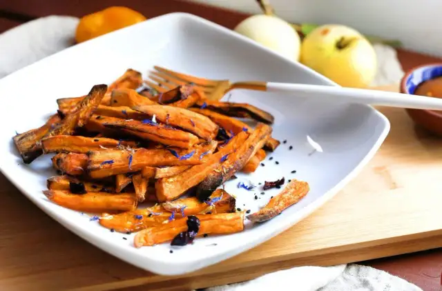 Frytki z batatów na oleju czy w piekarniku – co smakuje lepiej?