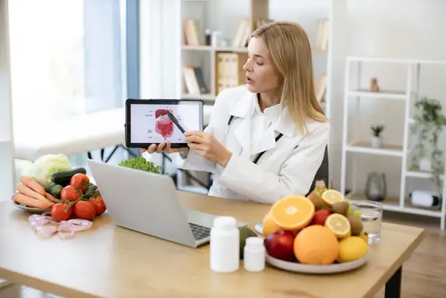 Jakie zupy przy chemioterapii? Sprawdź, co jeść dla zdrowia