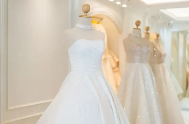 Ile kosztuje suknia ślubna 2026? Budżet i porady ekspertki