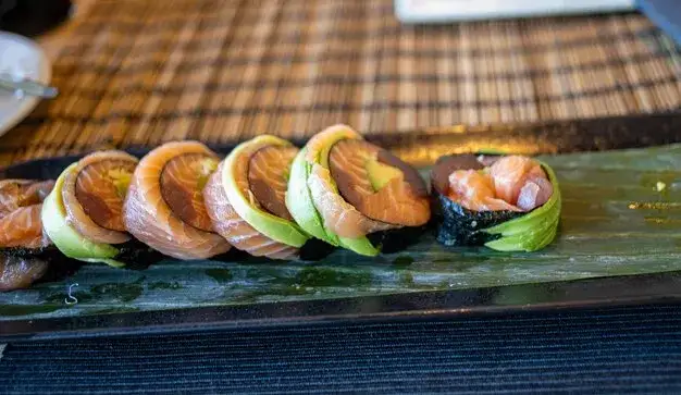 Ile kcal ma sushi? Poznaj kaloryczność różnych rodzajów sushi