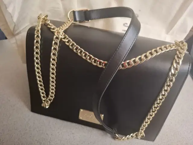 Ewa kosmetyczny koktajl: Odkryj sekrety jej urodowych trików i stylu