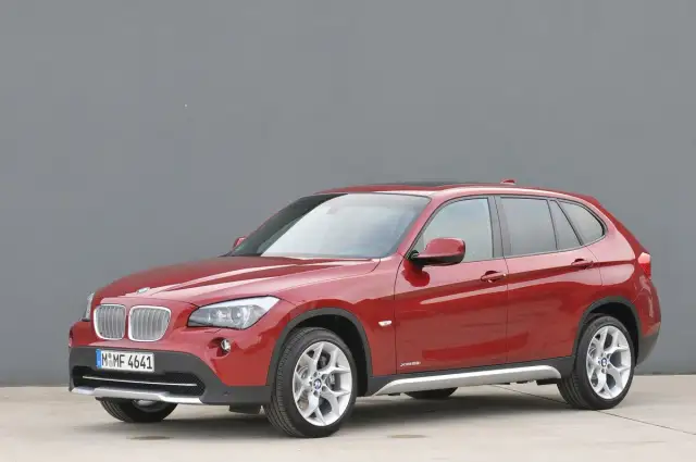 BMW X1 E84 - szczegółowe informacje, specyfikacje i porównania