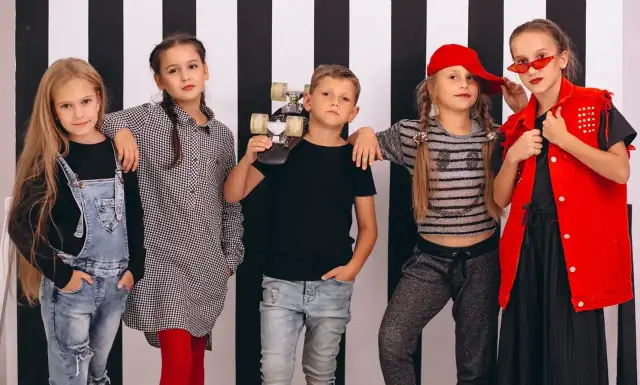 Dziecięca modelka: Jak zacząć bezpiecznie? Poradnik dla rodziców