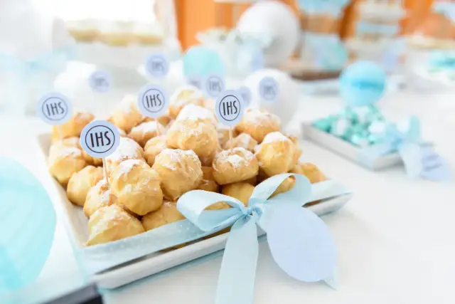 Jakie przekąski na komunie: smaczne i łatwe do zjedzenia propozycje