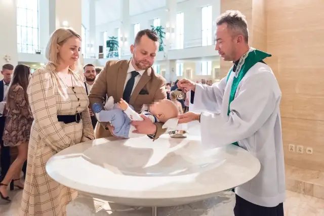 Jak robić zdjęcia w kościele chrzest - skuteczne techniki i porady